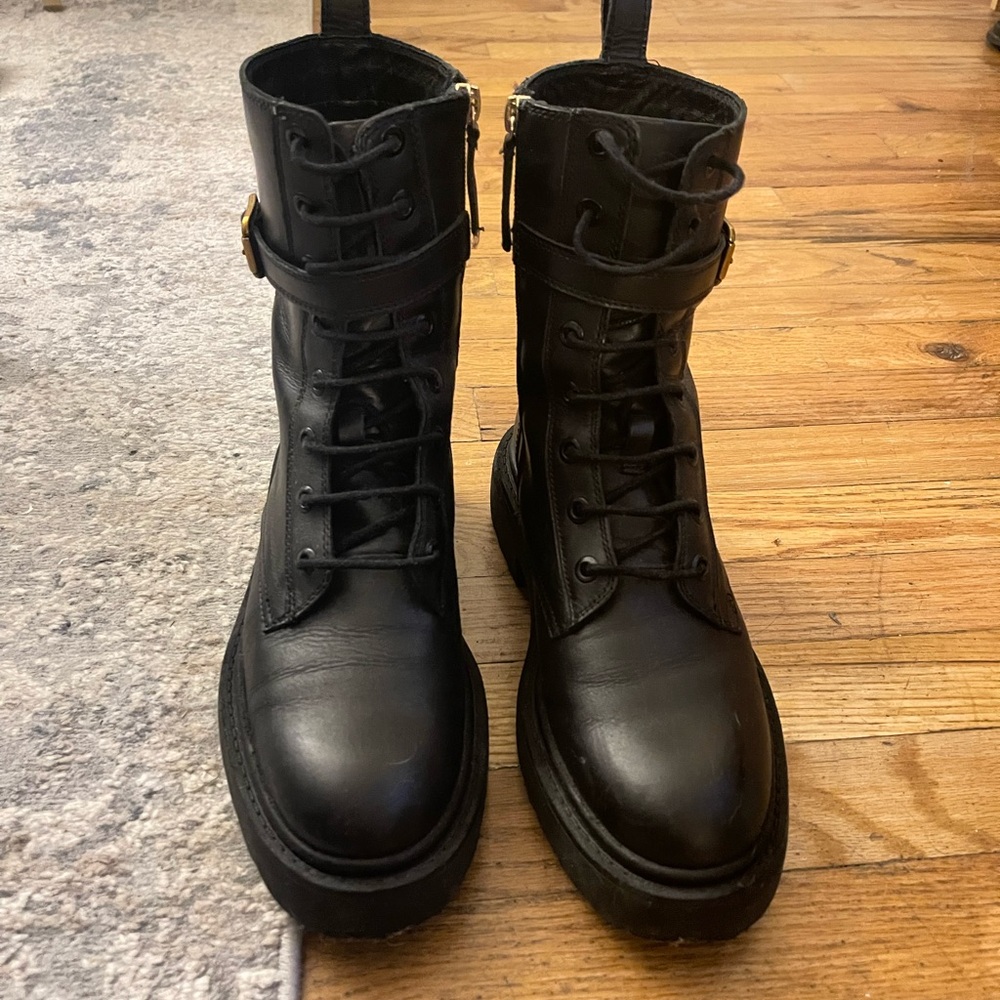 Zara black leather ankle combat boots sized 39 (9)
